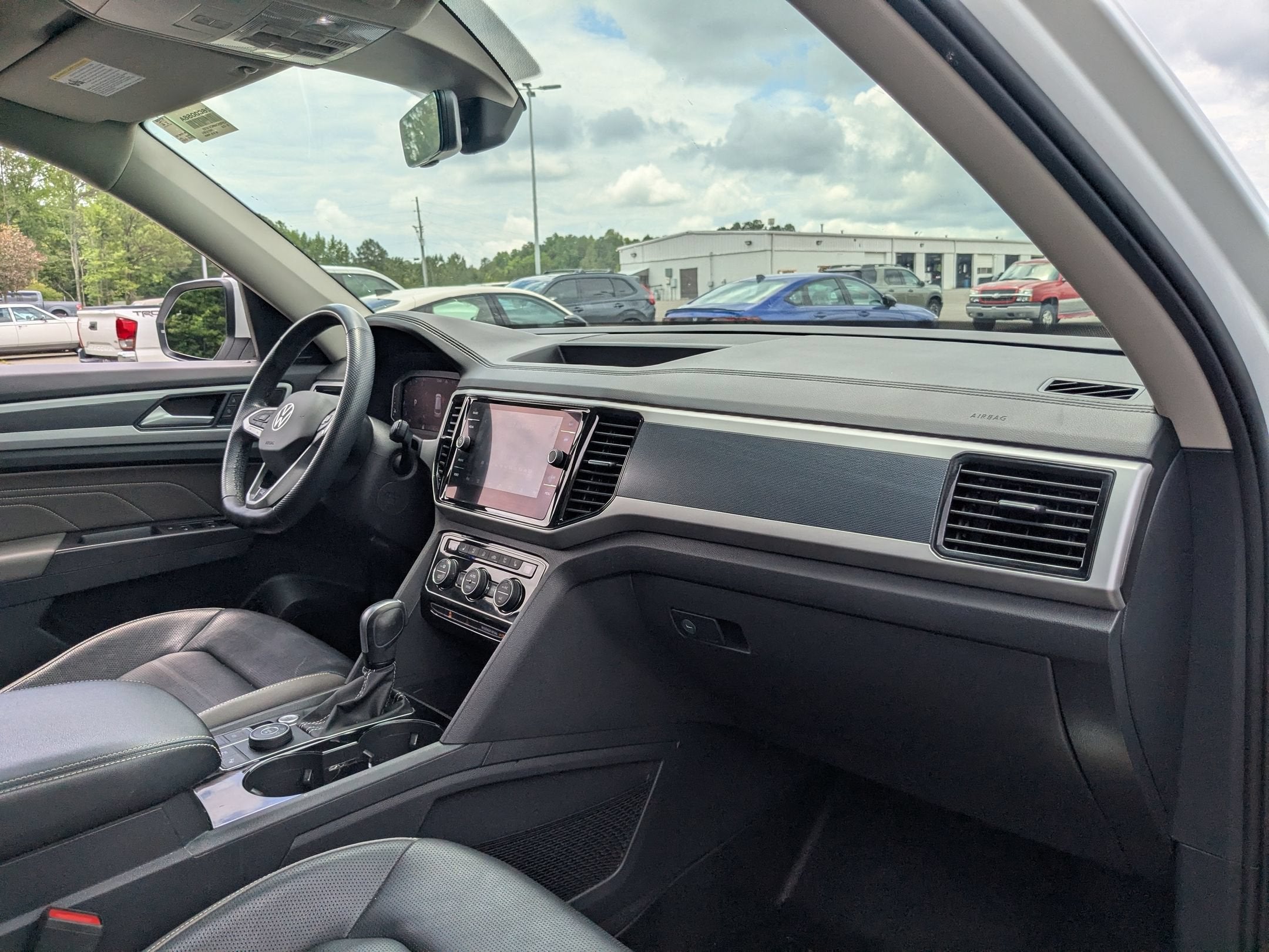 2022 Volkswagen Atlas 3.6L V6 SEL Premium R-Line
