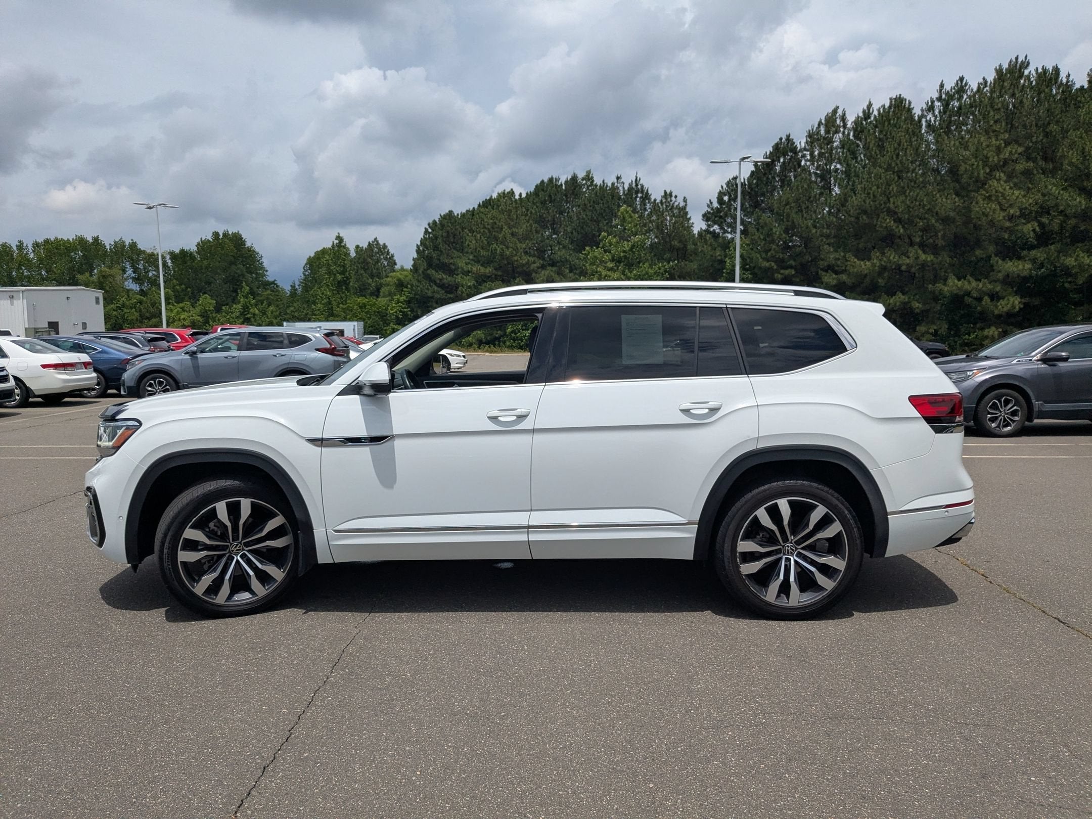 2022 Volkswagen Atlas 3.6L V6 SEL Premium R-Line