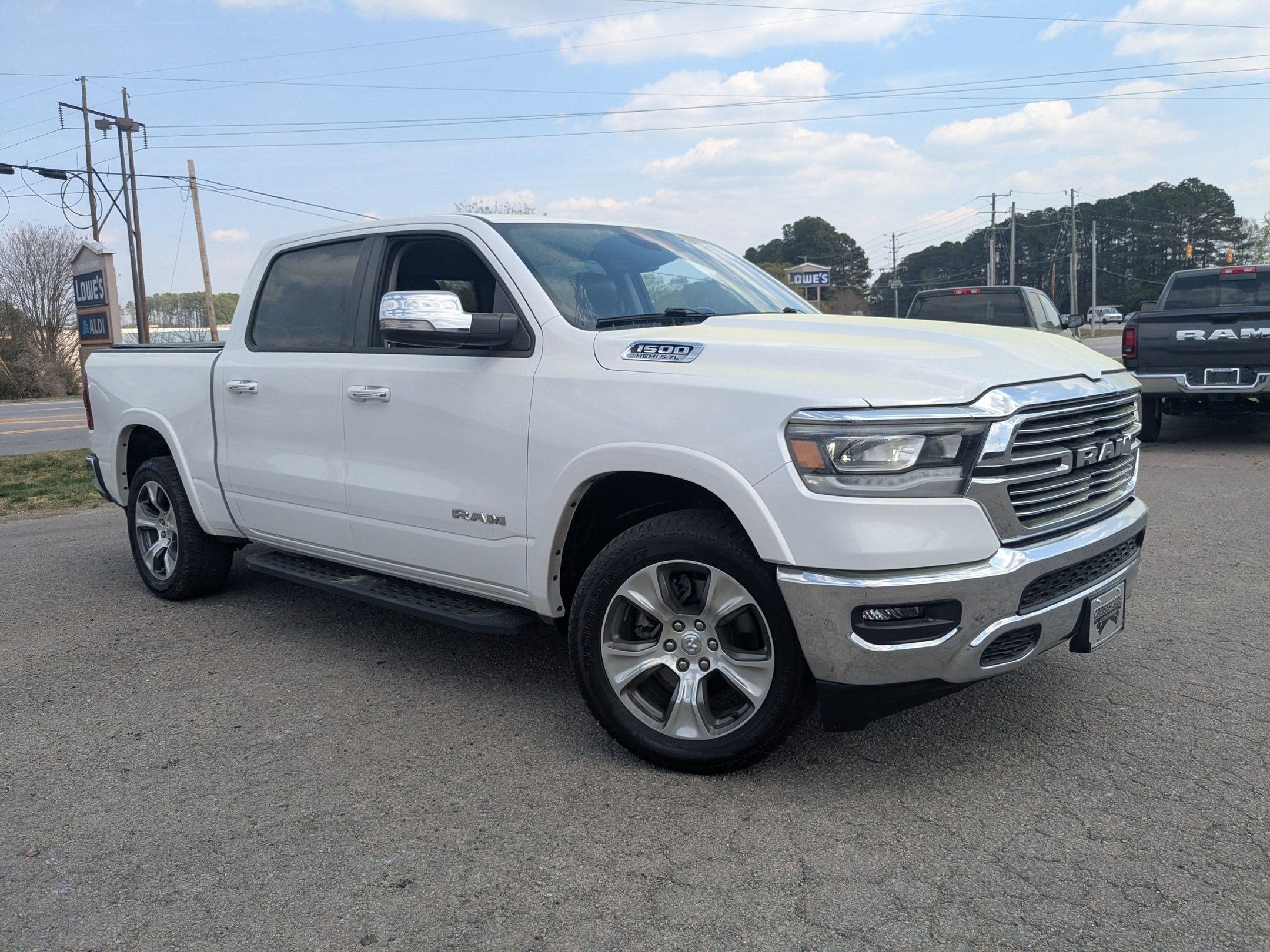 2022 RAM 1500 Laramie Crew Cab 4x4 5'7' Box