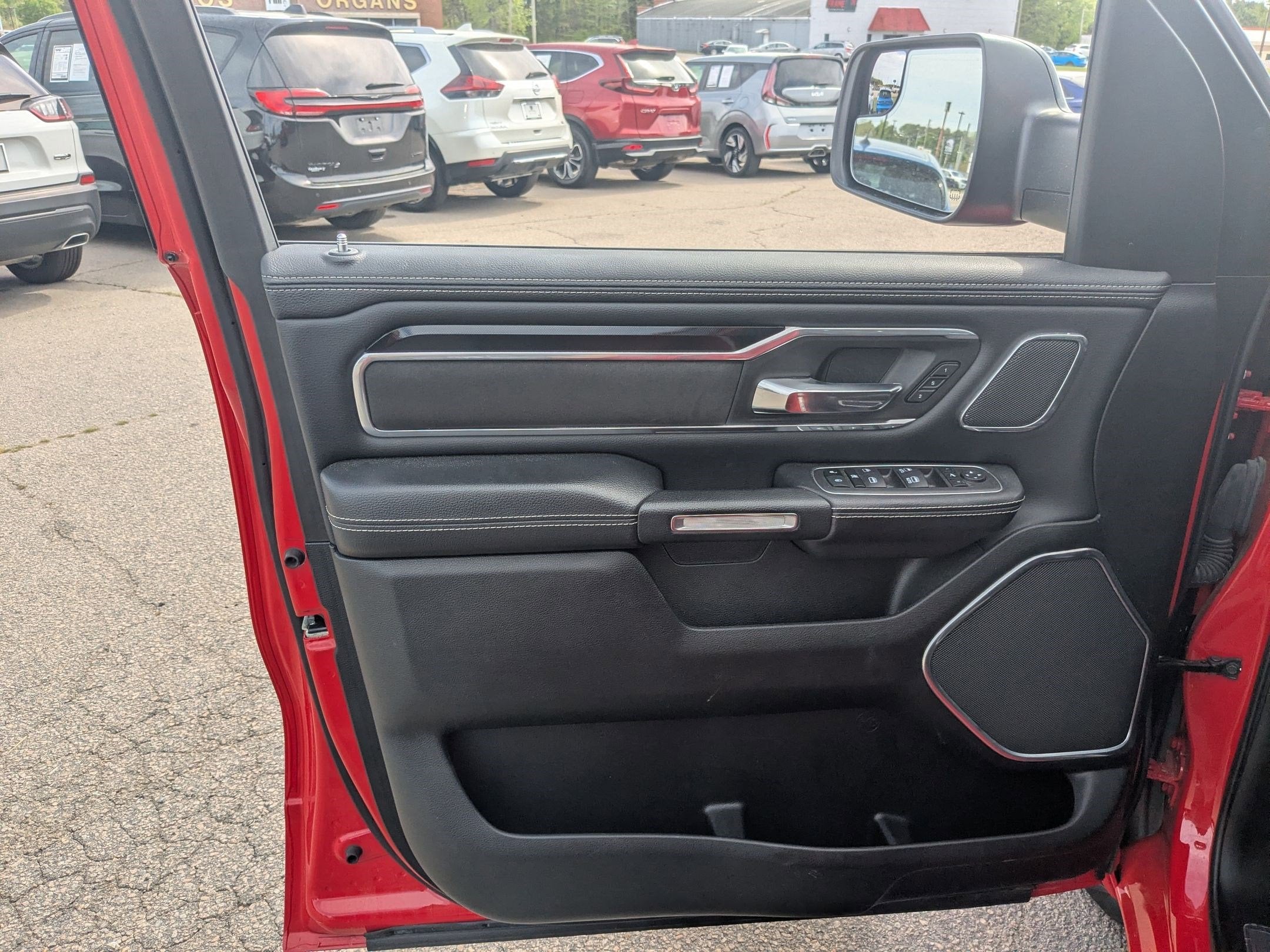 2022 RAM 1500 Laramie Crew Cab 4x4 6'4' Box