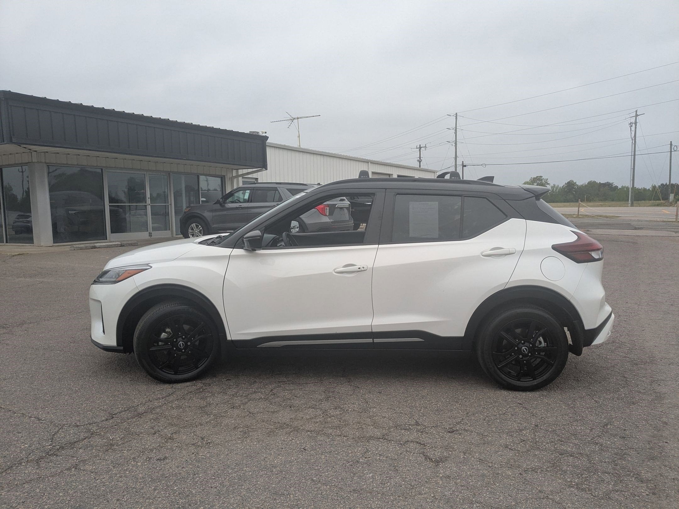2024 Nissan Kicks SR Xtronic CVT