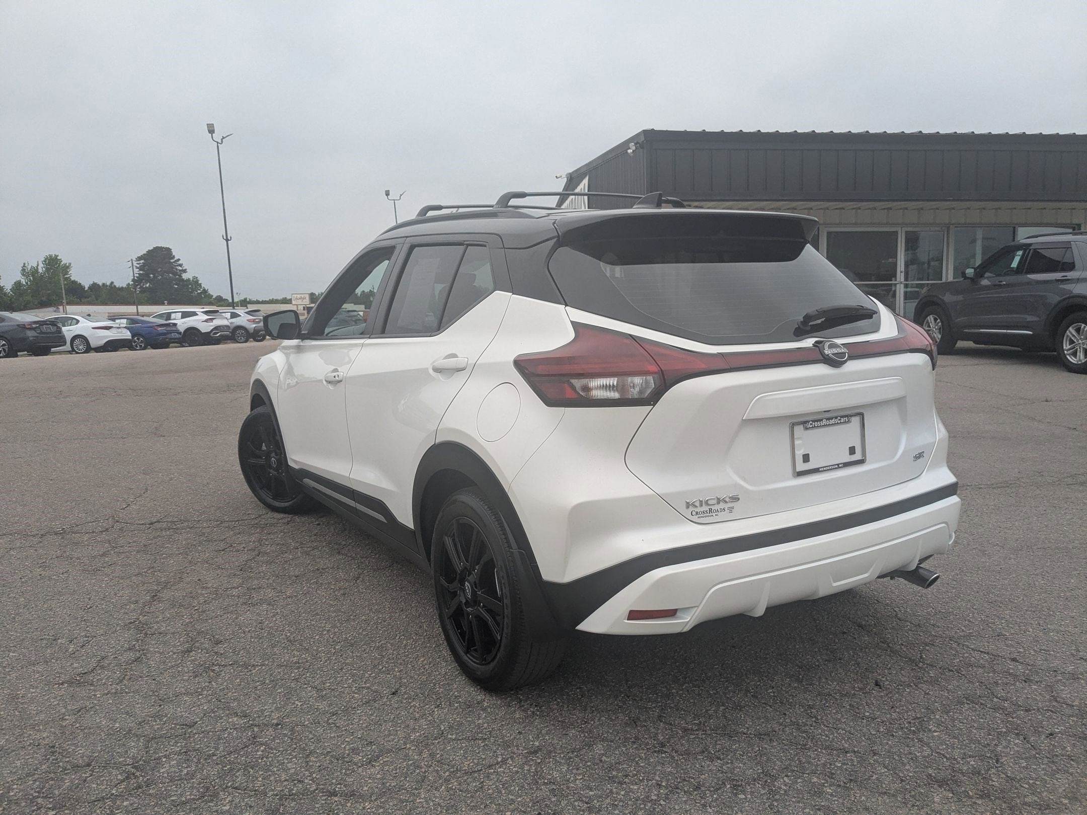 2024 Nissan Kicks SR Xtronic CVT
