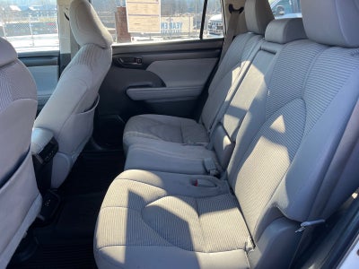 2022 Toyota Highlander LE