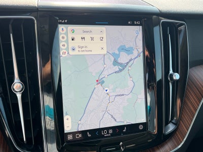 2024 Volvo XC60 Plus Dark Theme
