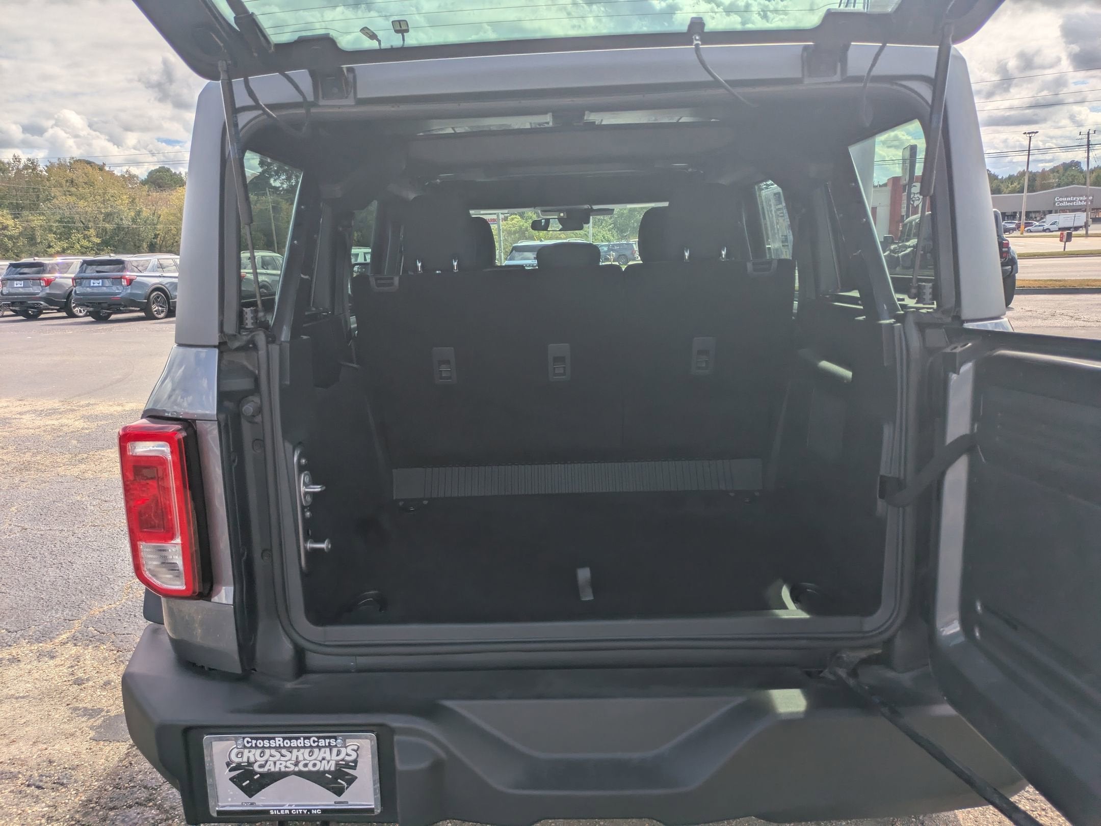 2025 Ford Bronco Base - Crossroads Courtesy Demo