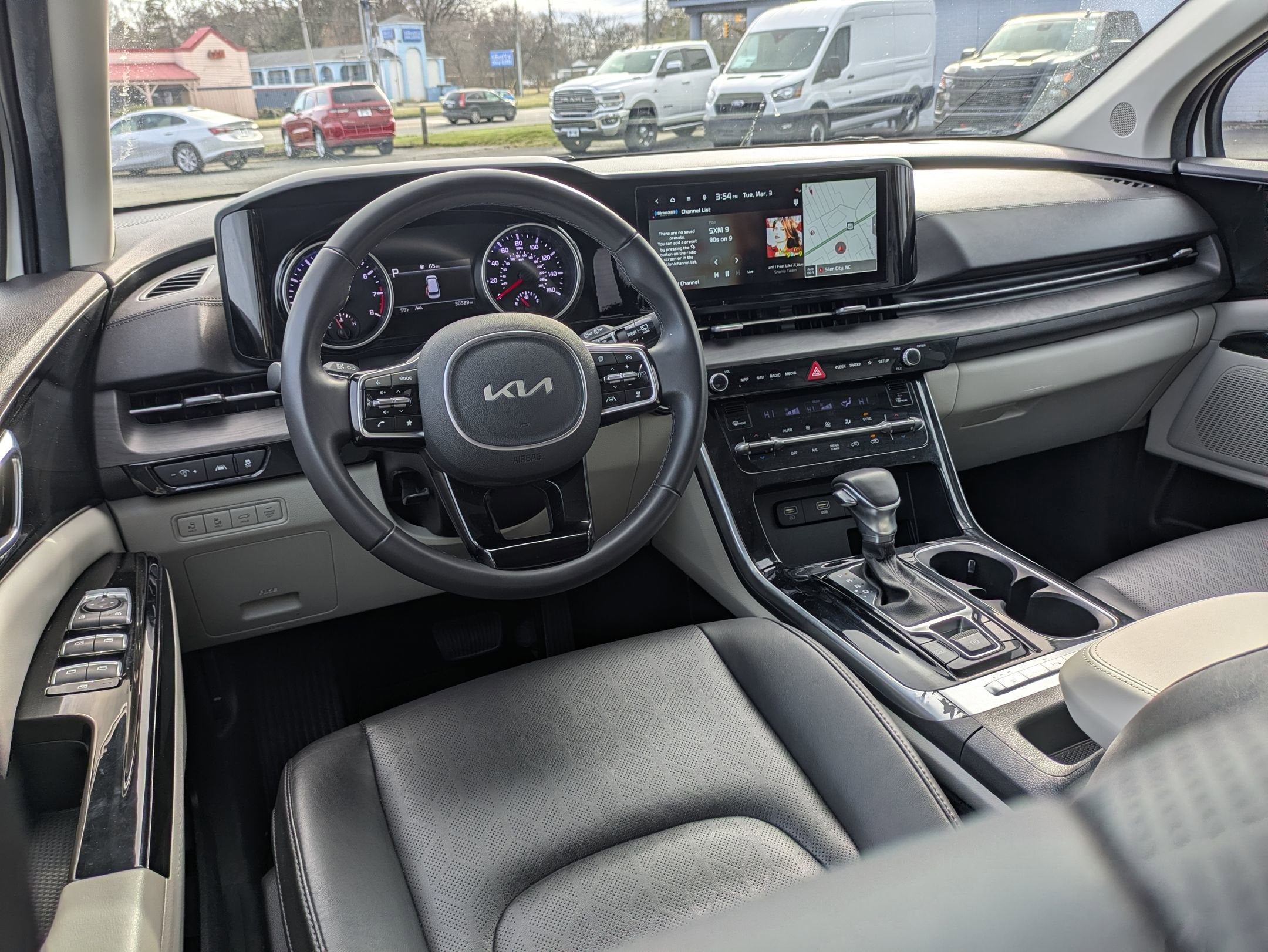 2024 Kia Carnival EX