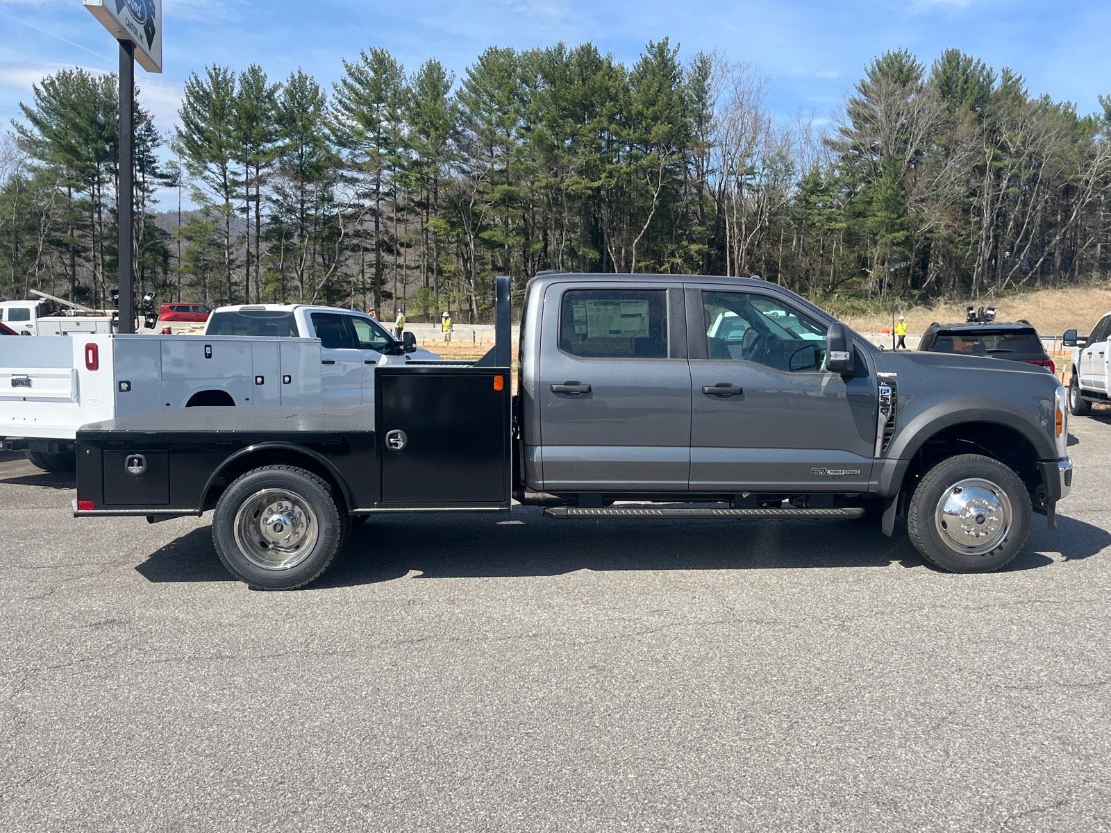 2026 Ford Super Duty F-550 DRW XL DRW