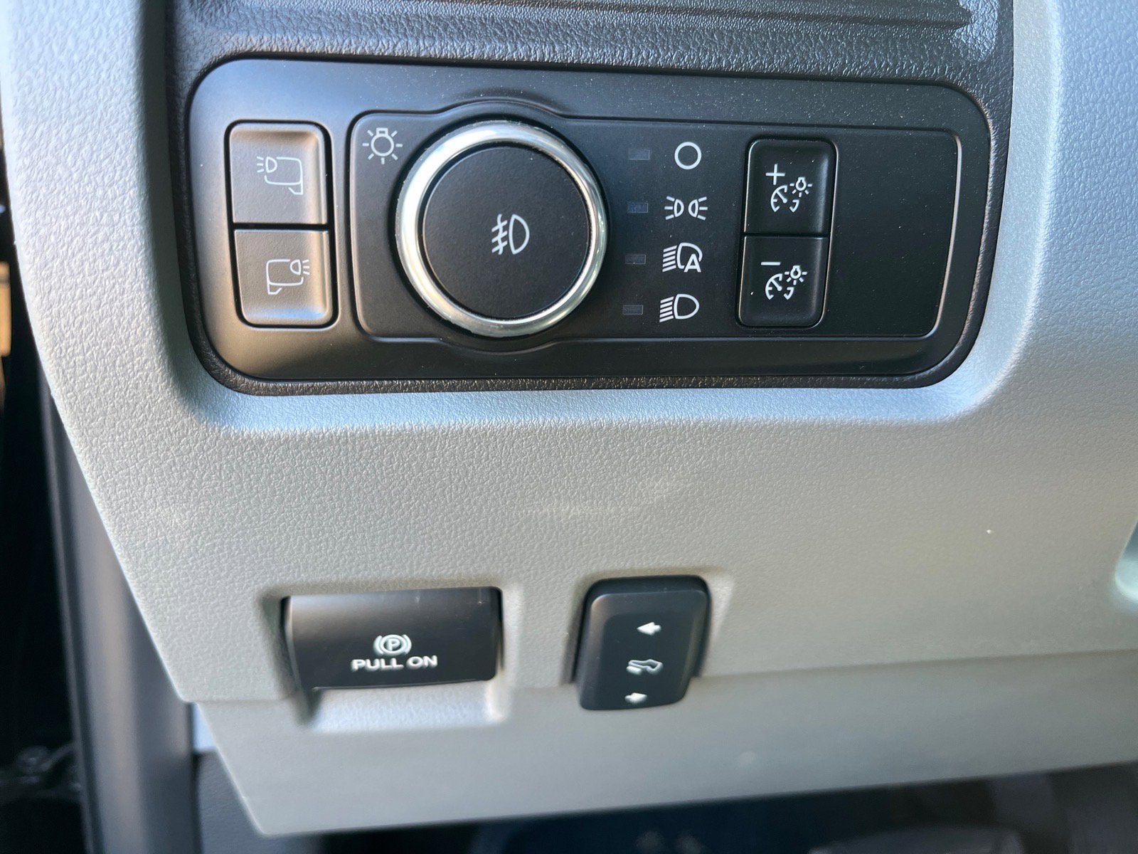 2025 Ford Super Duty F-550 DRW XLT DRW