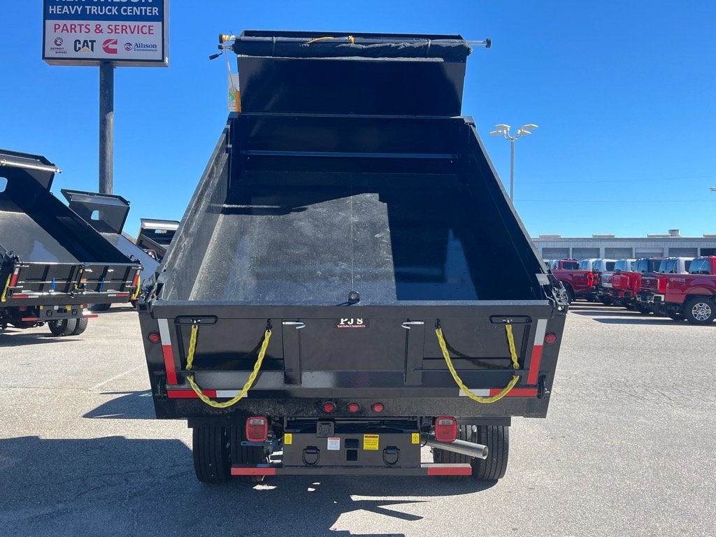 2025 Ford Super Duty F-600 DRW XLT