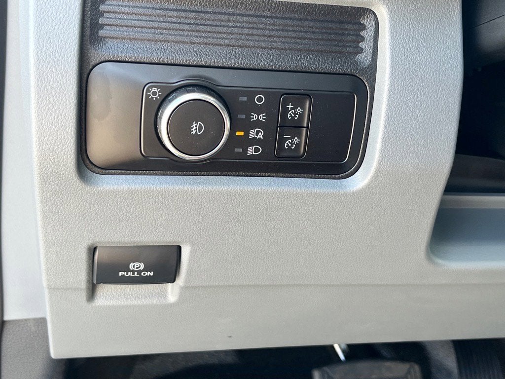 2025 Ford Super Duty F-600 DRW XL