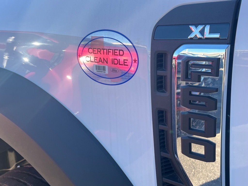 2025 Ford Super Duty F-600 DRW XL