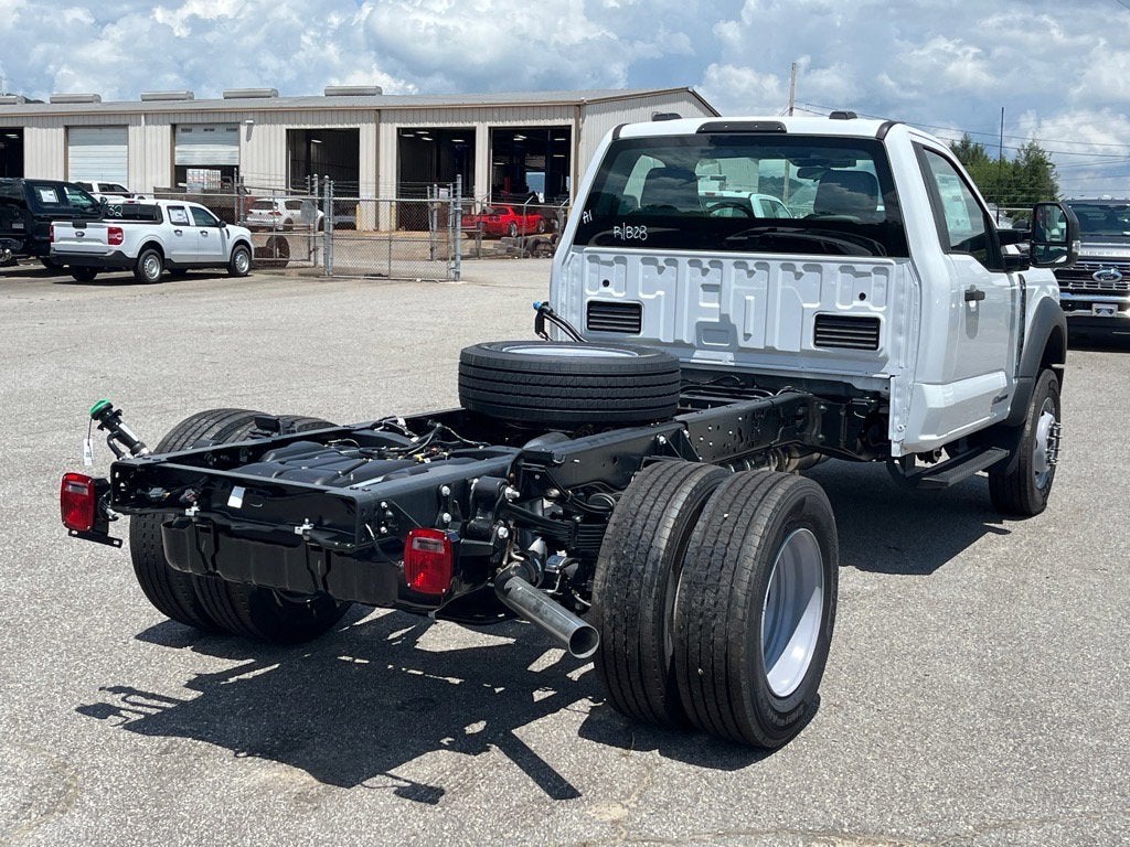 2025 Ford Super Duty F-600 DRW XL