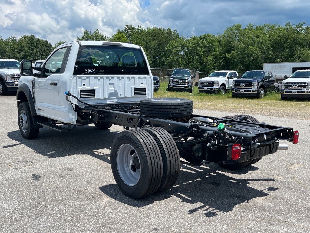 2025 Ford Super Duty F-600 DRW XL