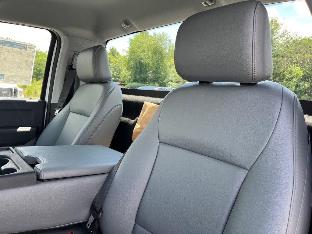 2025 Ford Super Duty F-600 DRW XL