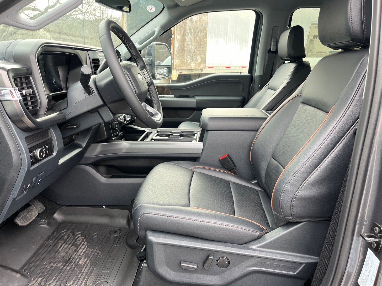 2026 Ford Super Duty F-550 DRW Lariat DRW