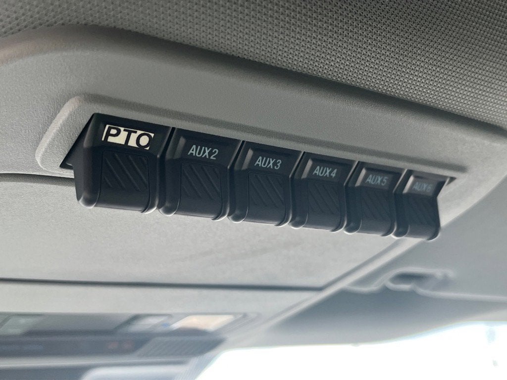 2025 Ford Super Duty F-550 DRW XLT DRW