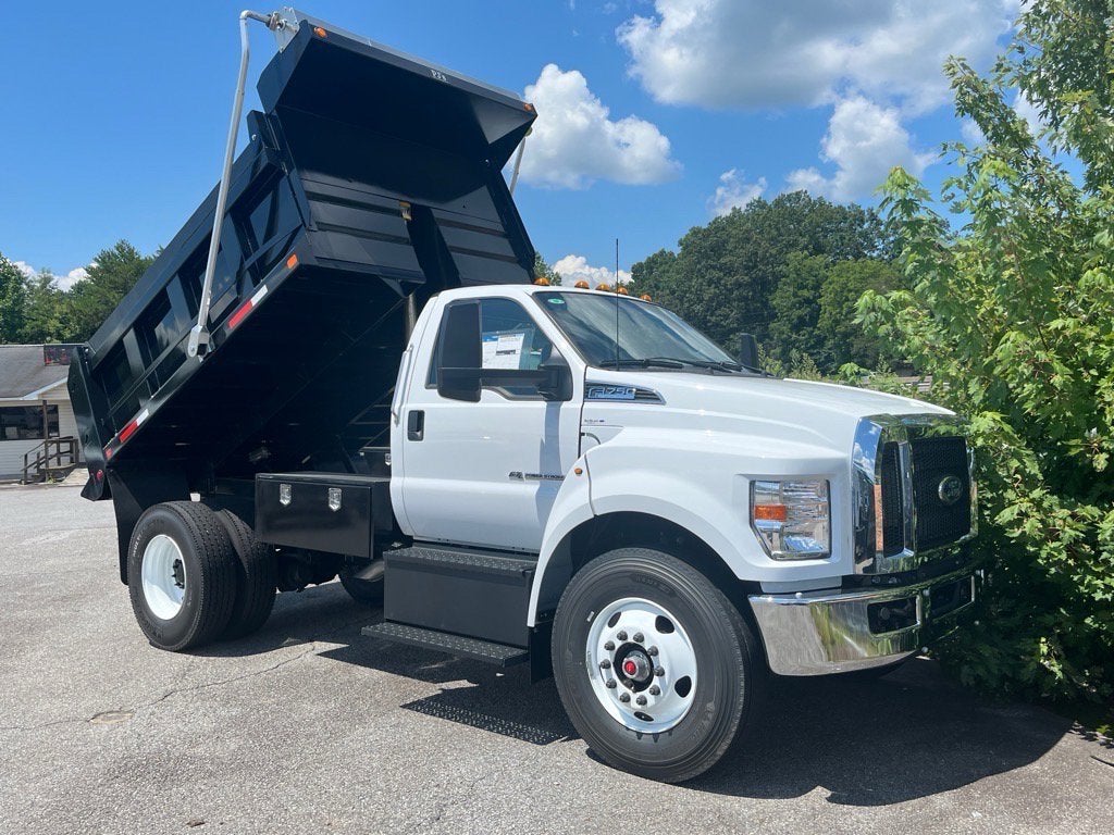 2026 Ford F-750SD Base