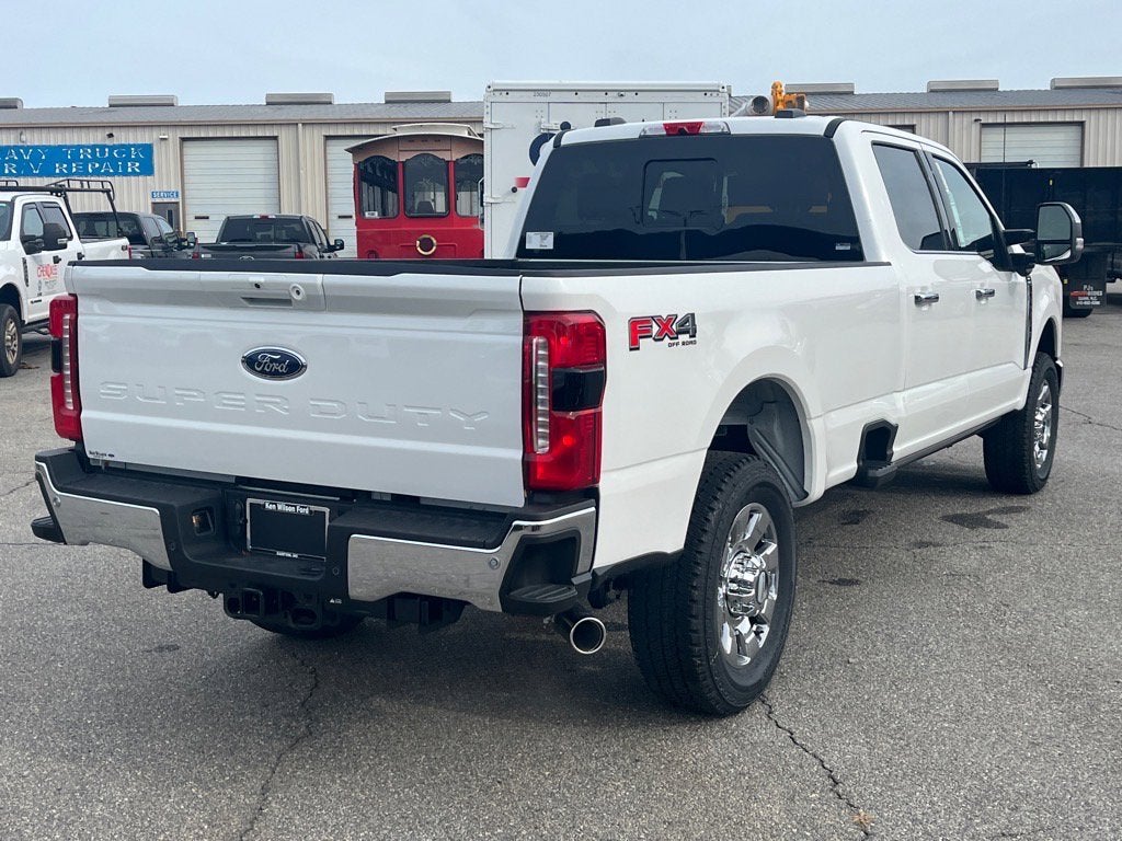 2026 Ford Super Duty F-350 SRW LARIAT