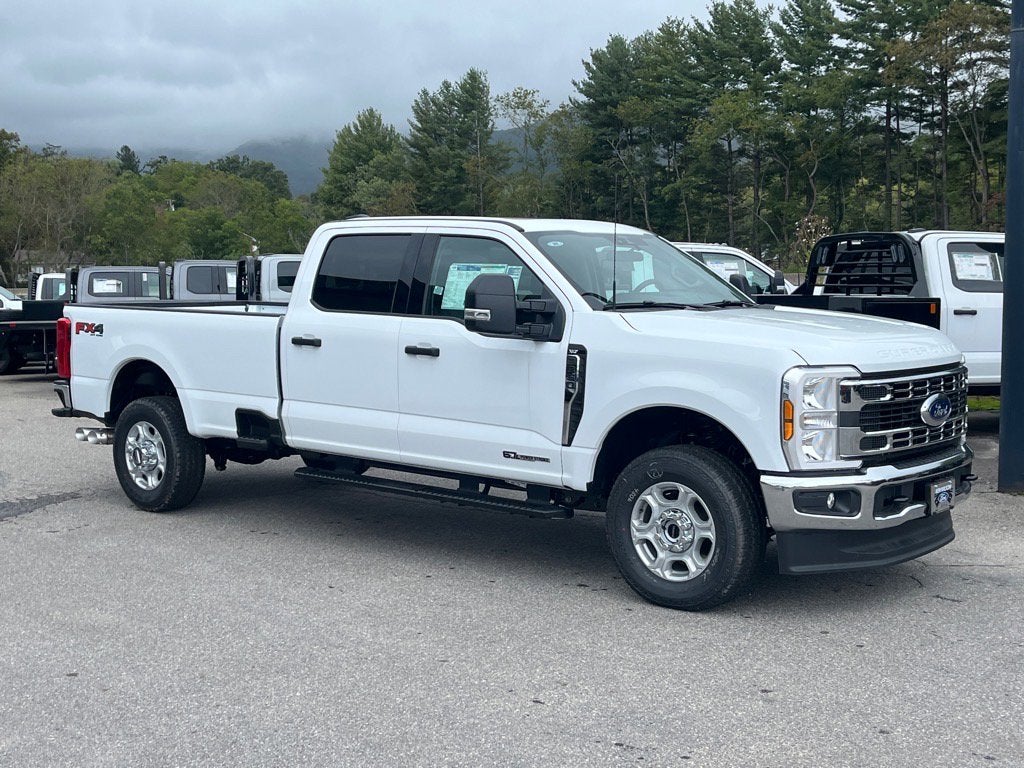 2026 Ford Super Duty F-350 SRW XLT