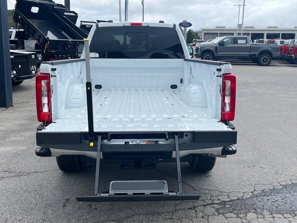 2026 Ford Super Duty F-350 SRW XLT