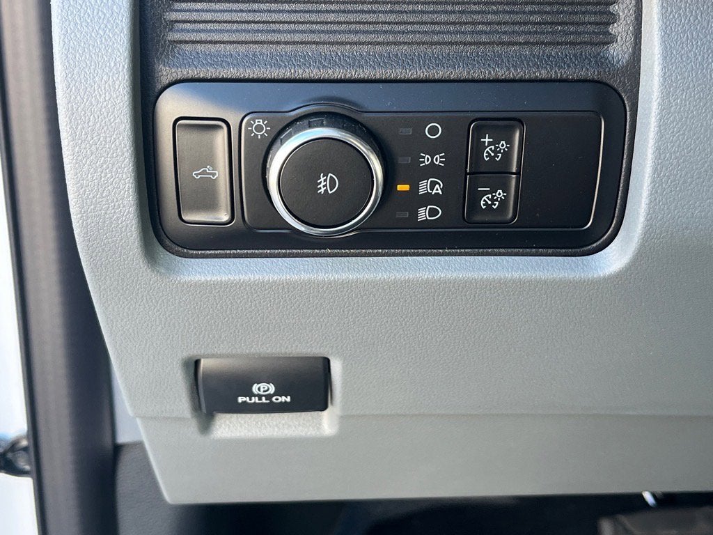 2025 Ford Super Duty F-350 SRW XL