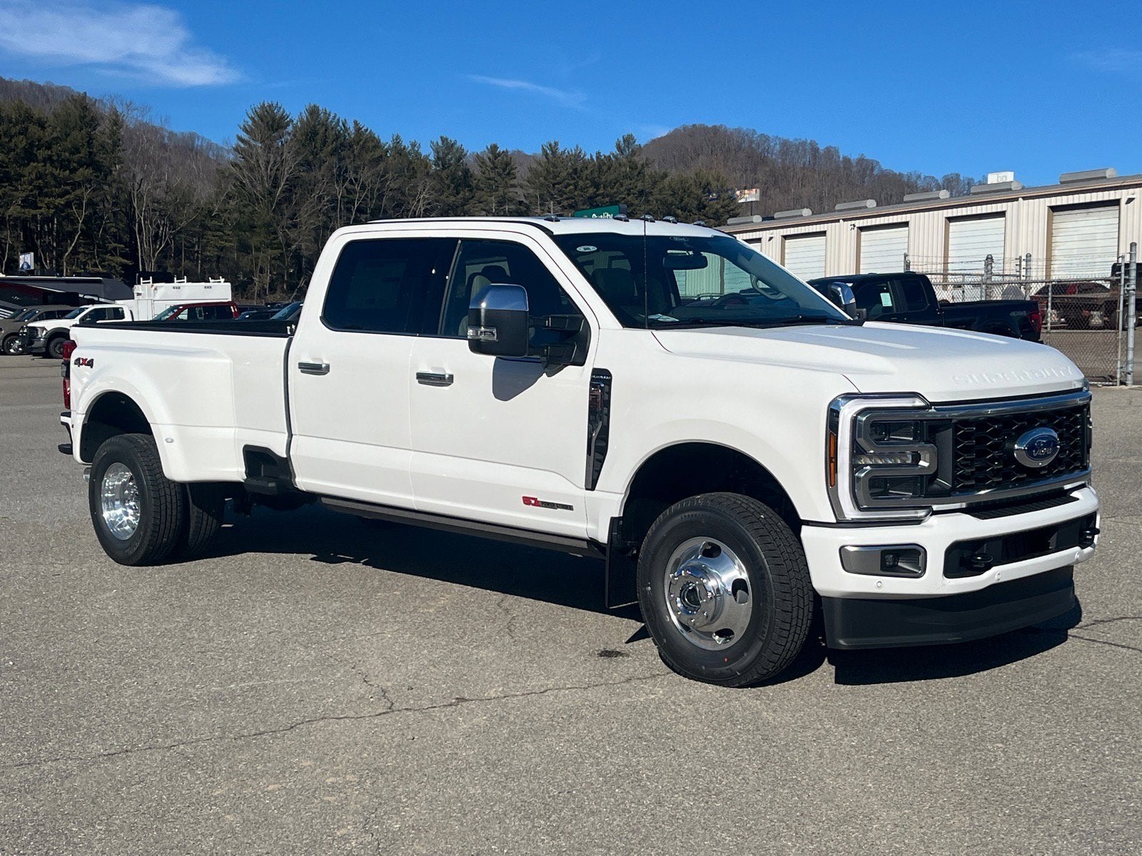 2026 Ford Super Duty F-350 DRW Platinum