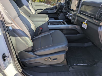 2025 Ford Super Duty F-350 SRW F-350® Lariat®