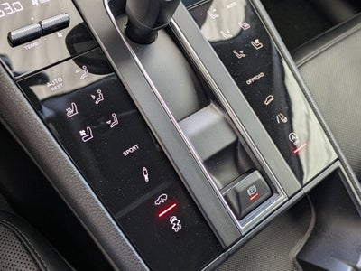 2024 Porsche Macan T