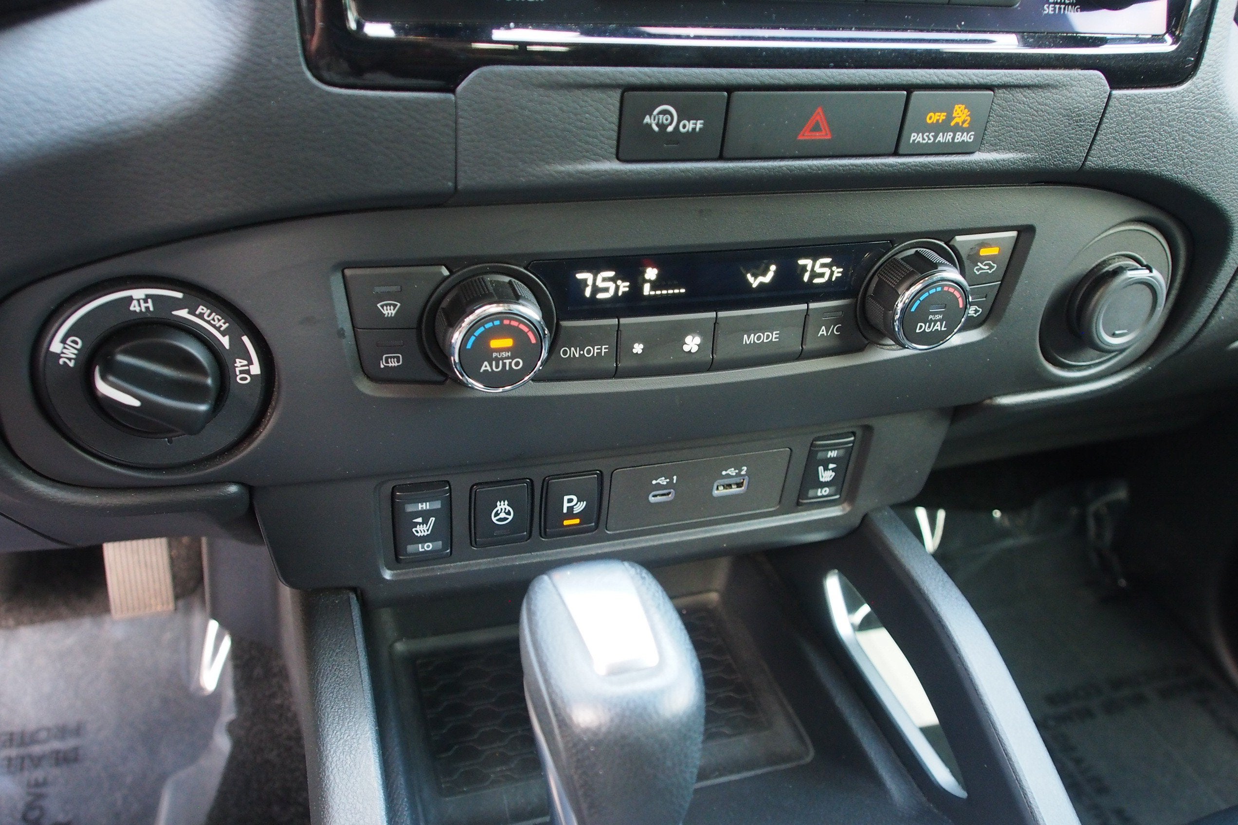 2023 Nissan Frontier SV