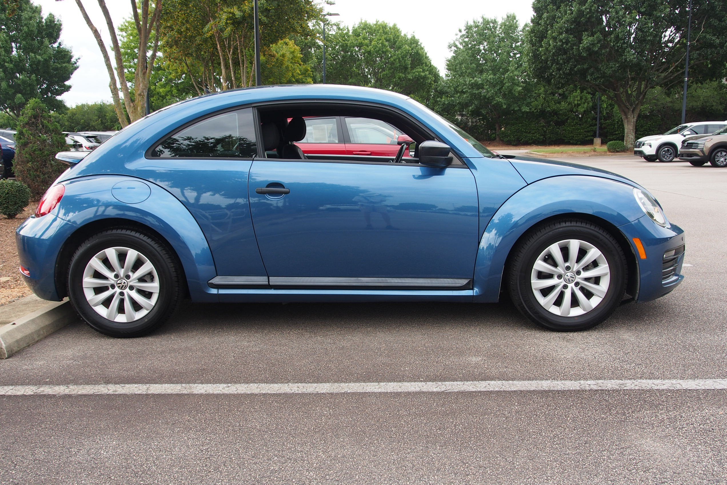 2018 Volkswagen Beetle S