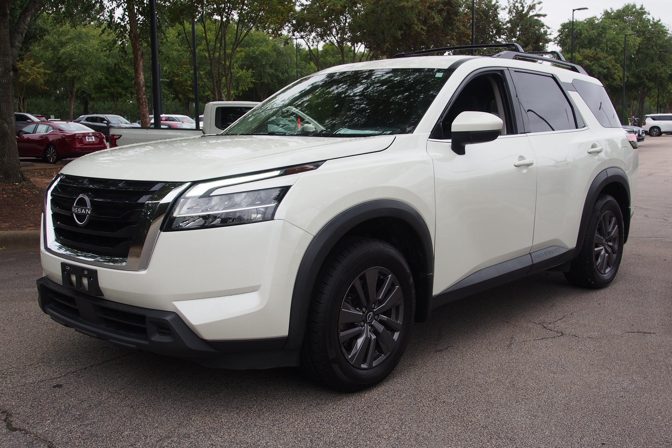 2022 Nissan Pathfinder SV