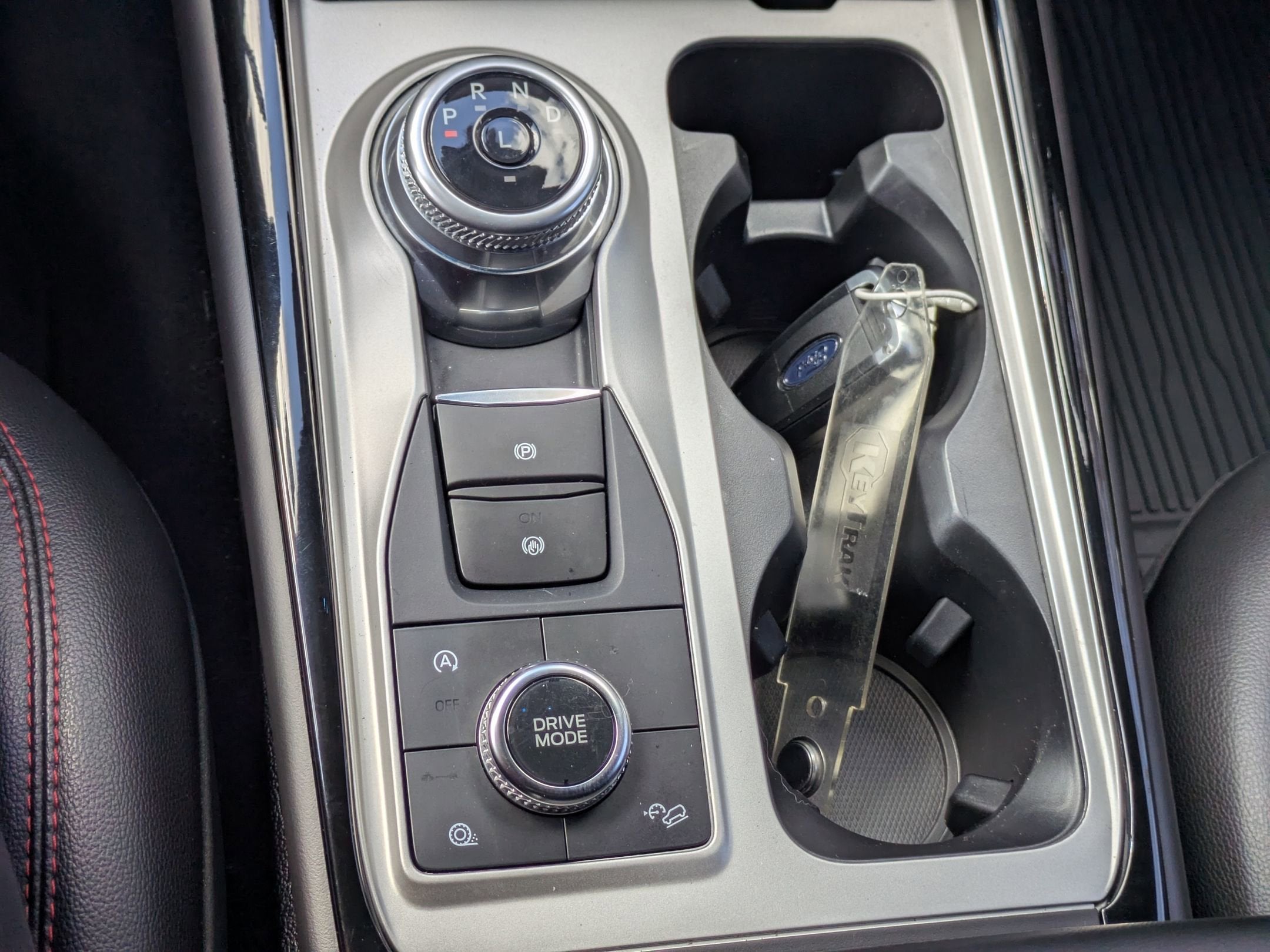 2024 Ford Explorer ST-Line