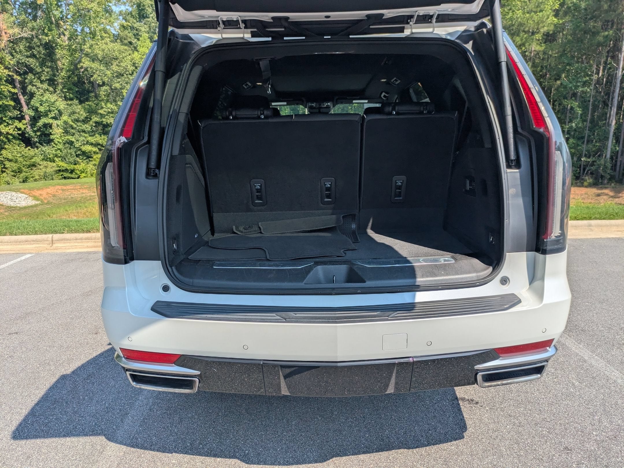 2023 Cadillac Escalade 4WD Premium Luxury
