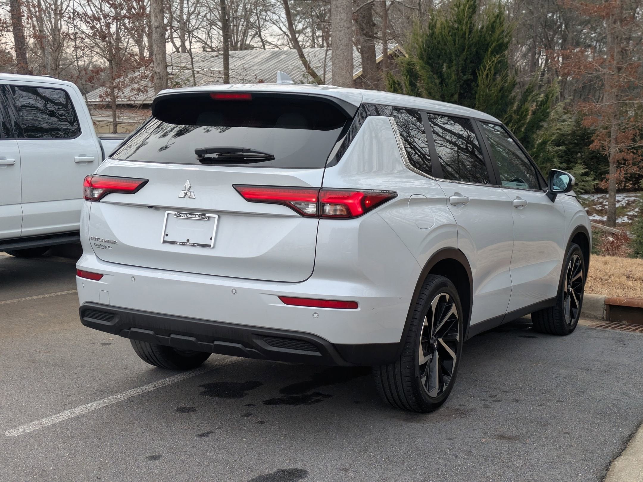 2022 Mitsubishi Outlander ES