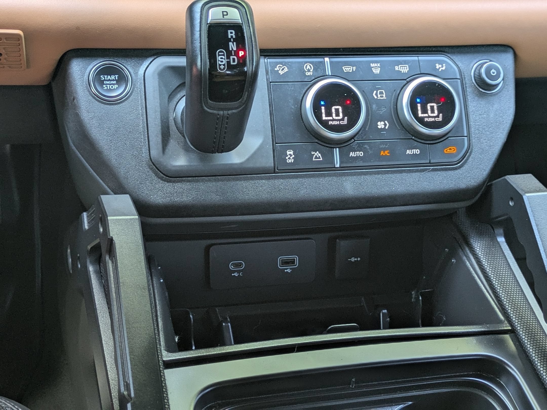 2023 Land Rover Defender X-Dynamic SE
