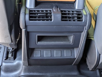 2023 Land Rover Defender X-Dynamic SE