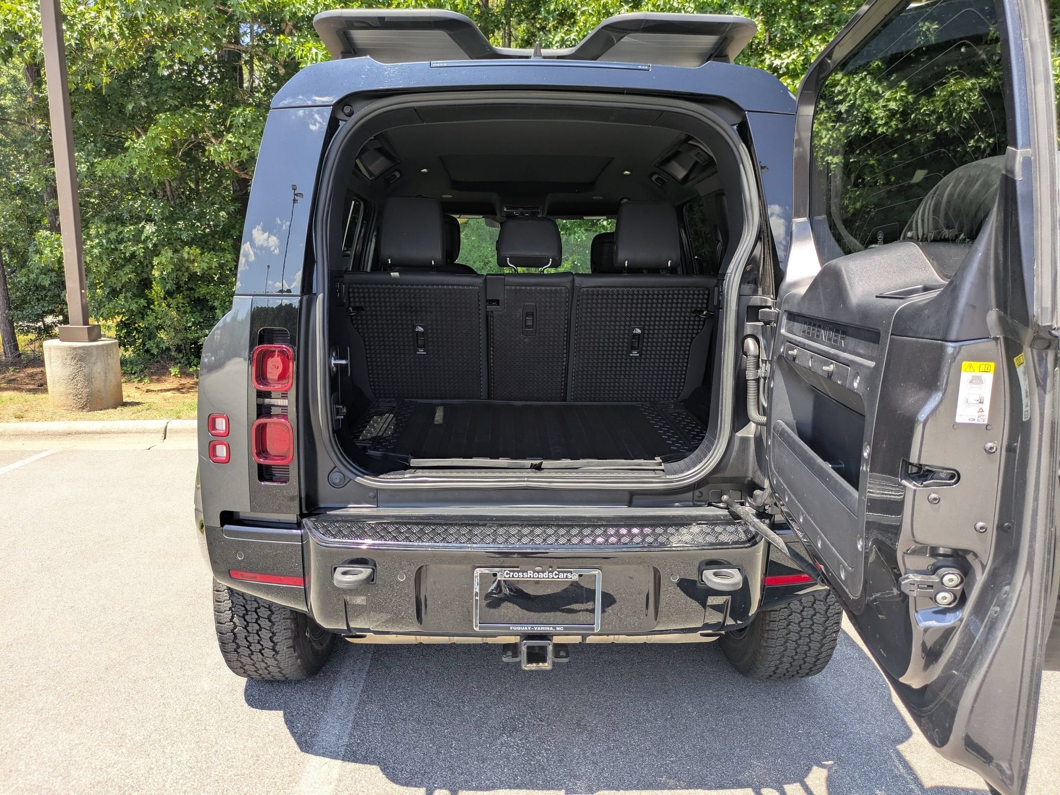 2023 Land Rover Defender X-Dynamic SE