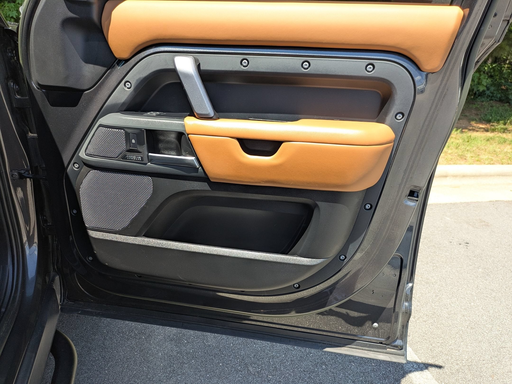 2023 Land Rover Defender X-Dynamic SE