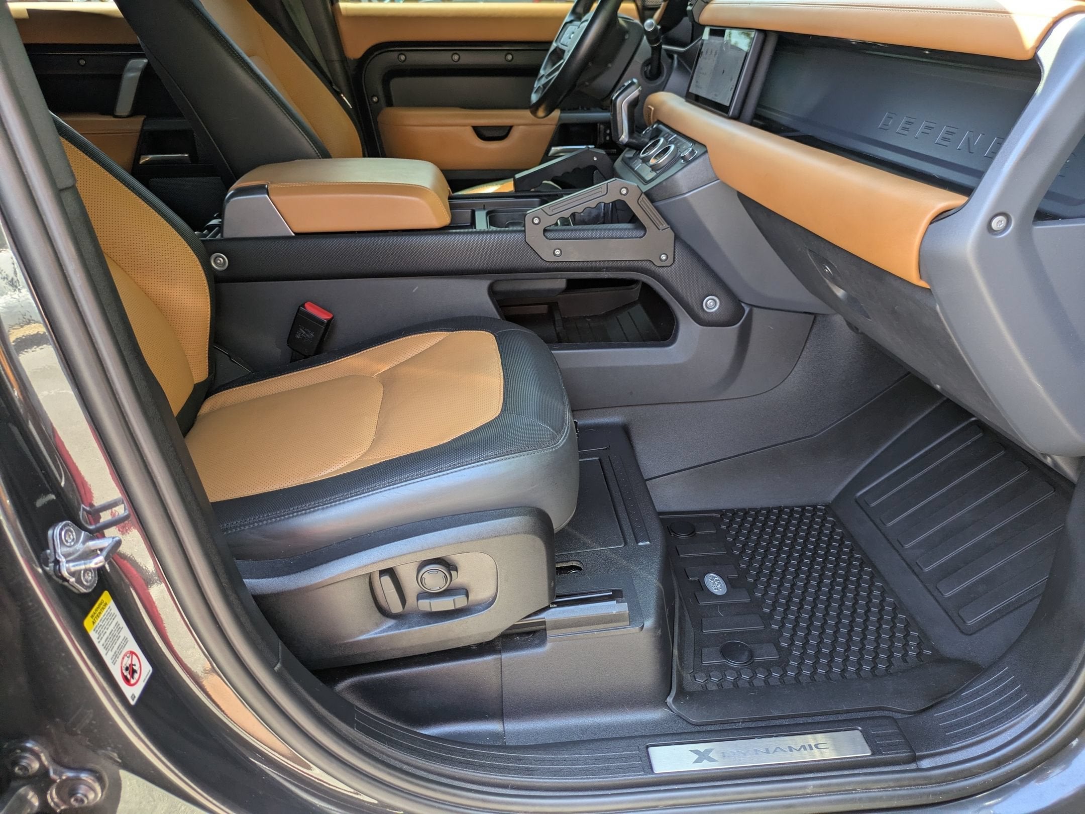 2023 Land Rover Defender X-Dynamic SE