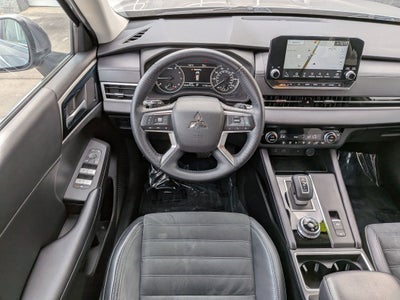 2022 Mitsubishi Outlander SE