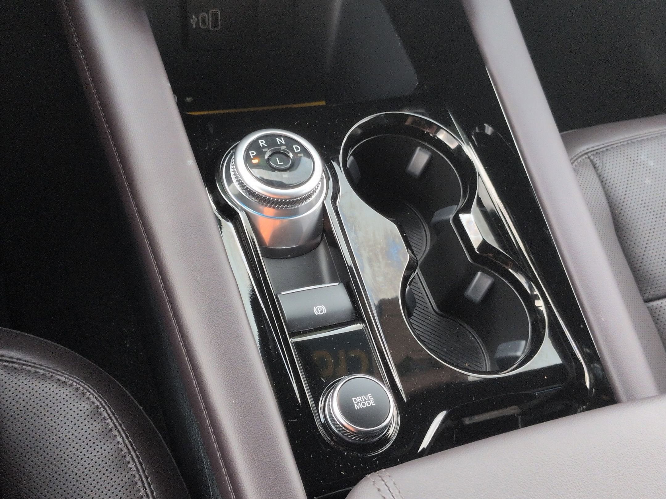 2026 Ford Explorer Platinum - Crossroads Courtesy Demo