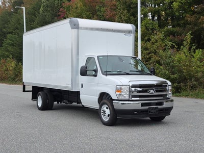 2027 Ford E-Series Cutaway Base