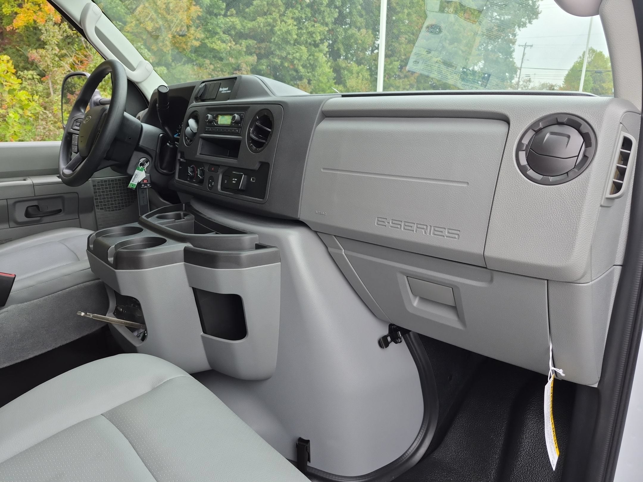 2027 Ford E-Series Cutaway Base