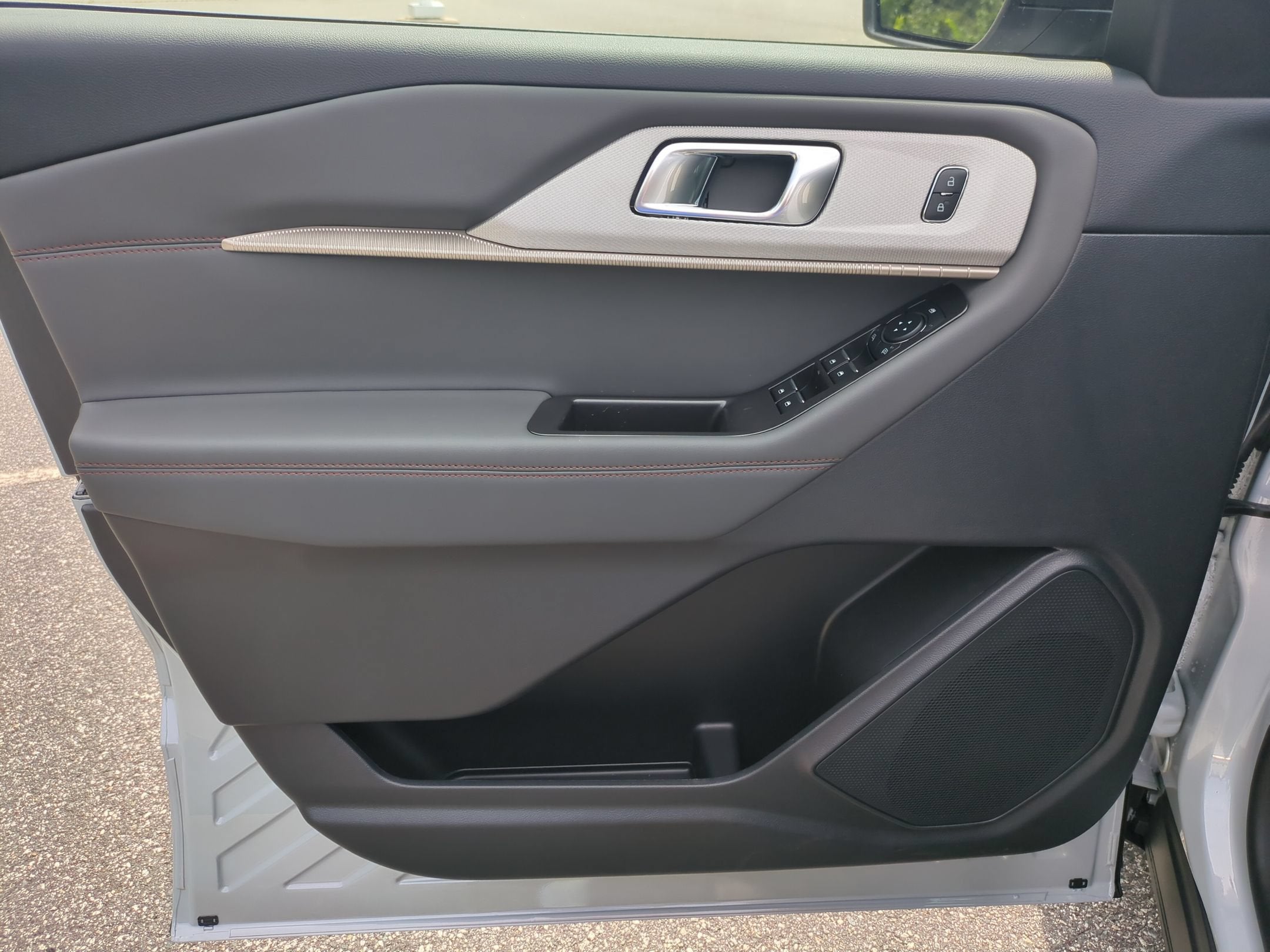2026 Ford Explorer Active w/100A Pkg