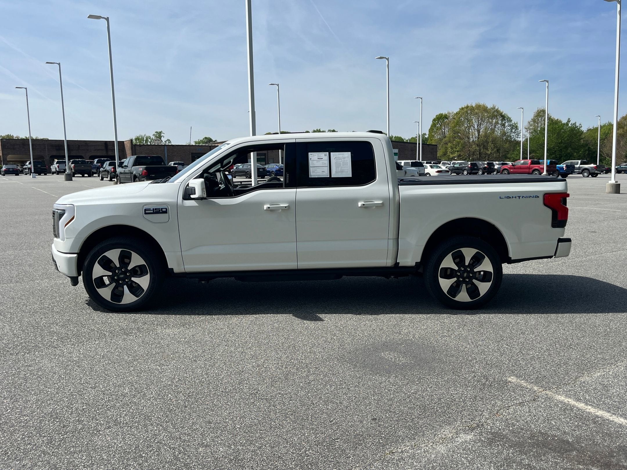 2025 Ford F-150 Lightning Platinum
