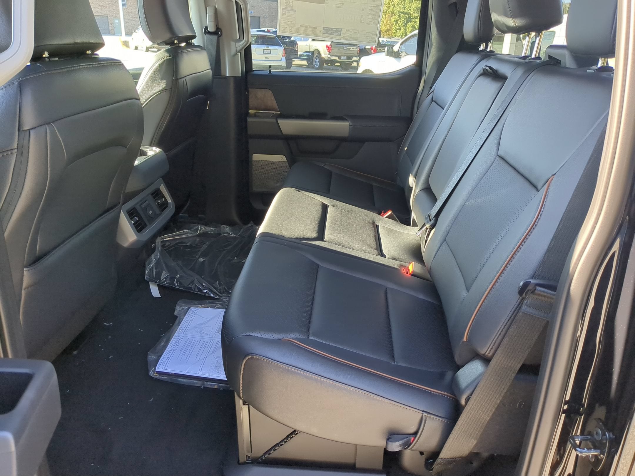 2027 Ford Super Duty F-250 SRW LARIAT