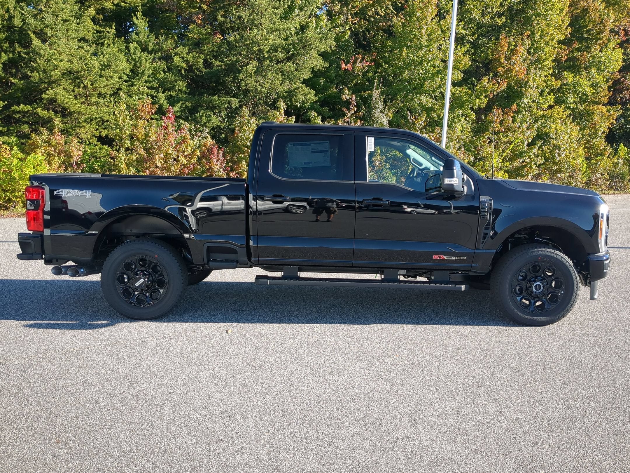 2027 Ford Super Duty F-250 SRW LARIAT