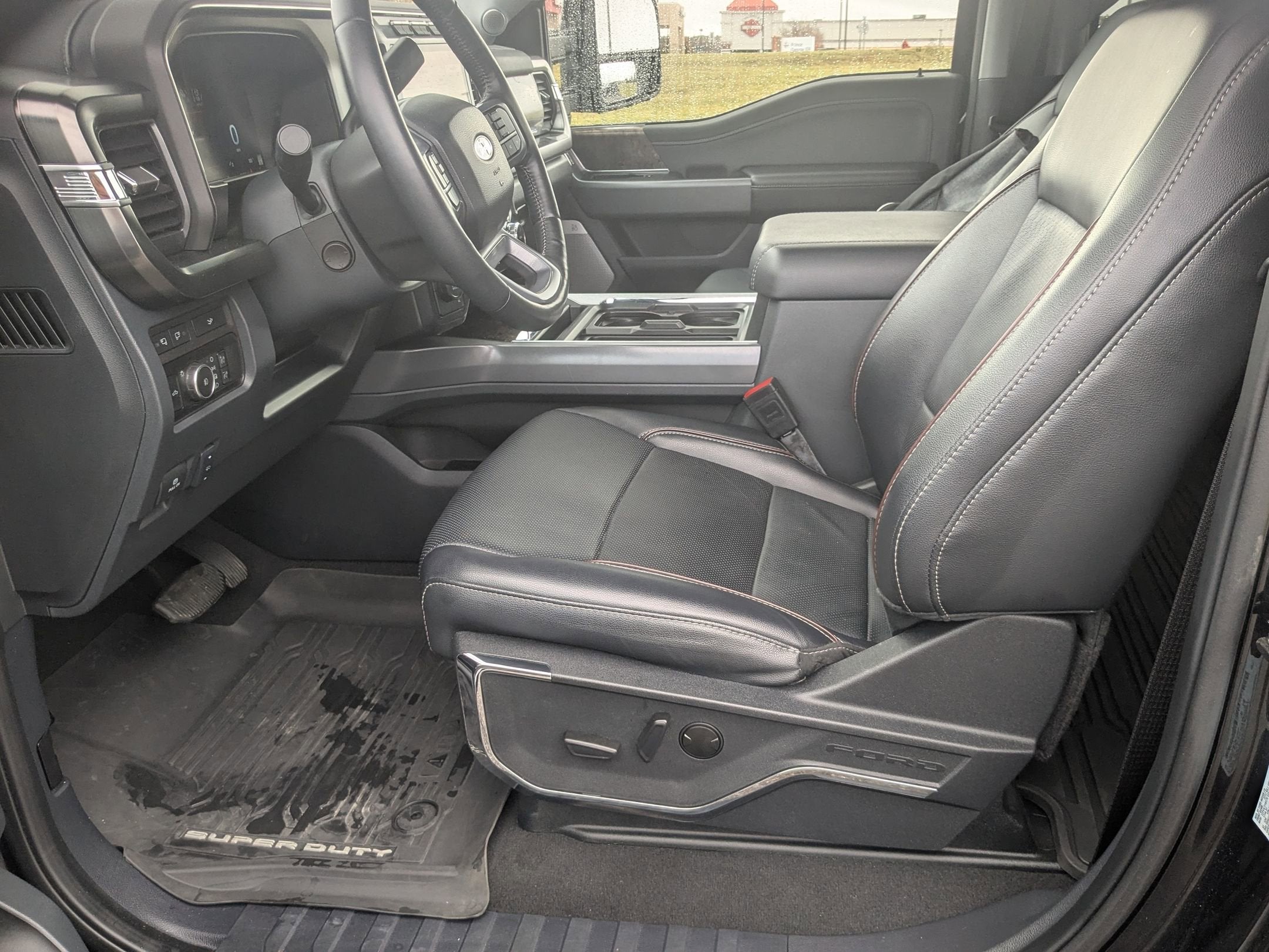 2024 Ford Super Duty F-350 DRW LARIAT