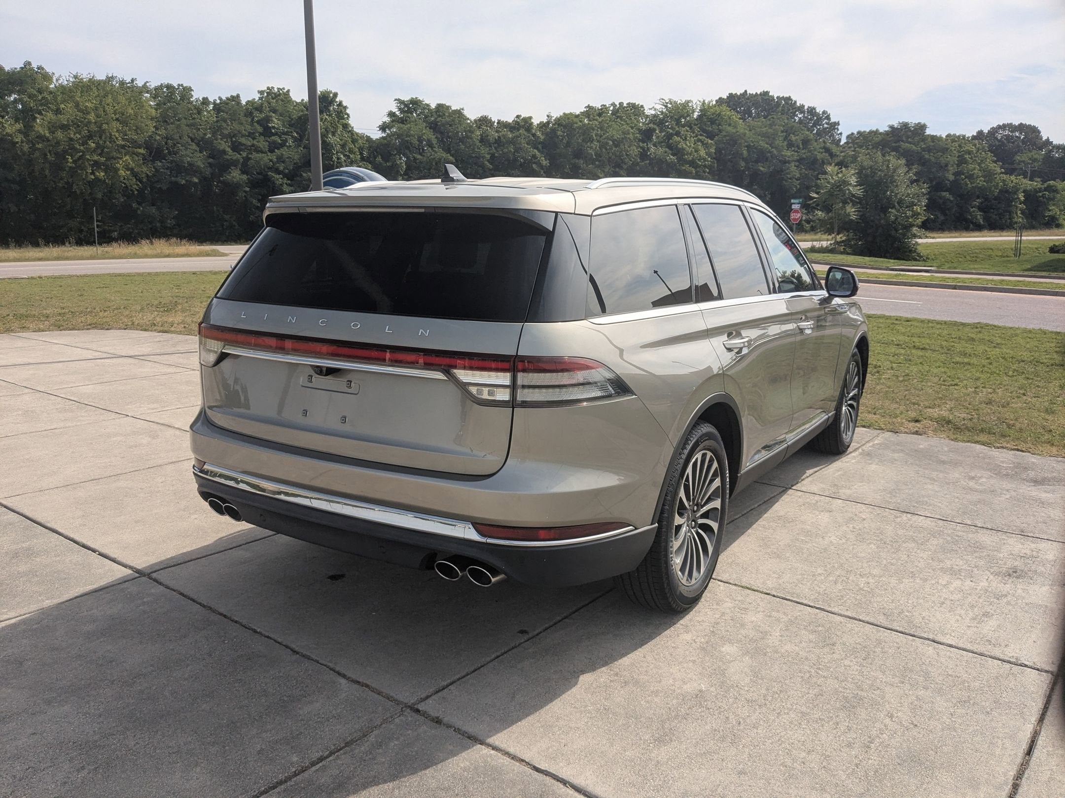 2023 Lincoln Aviator Standard