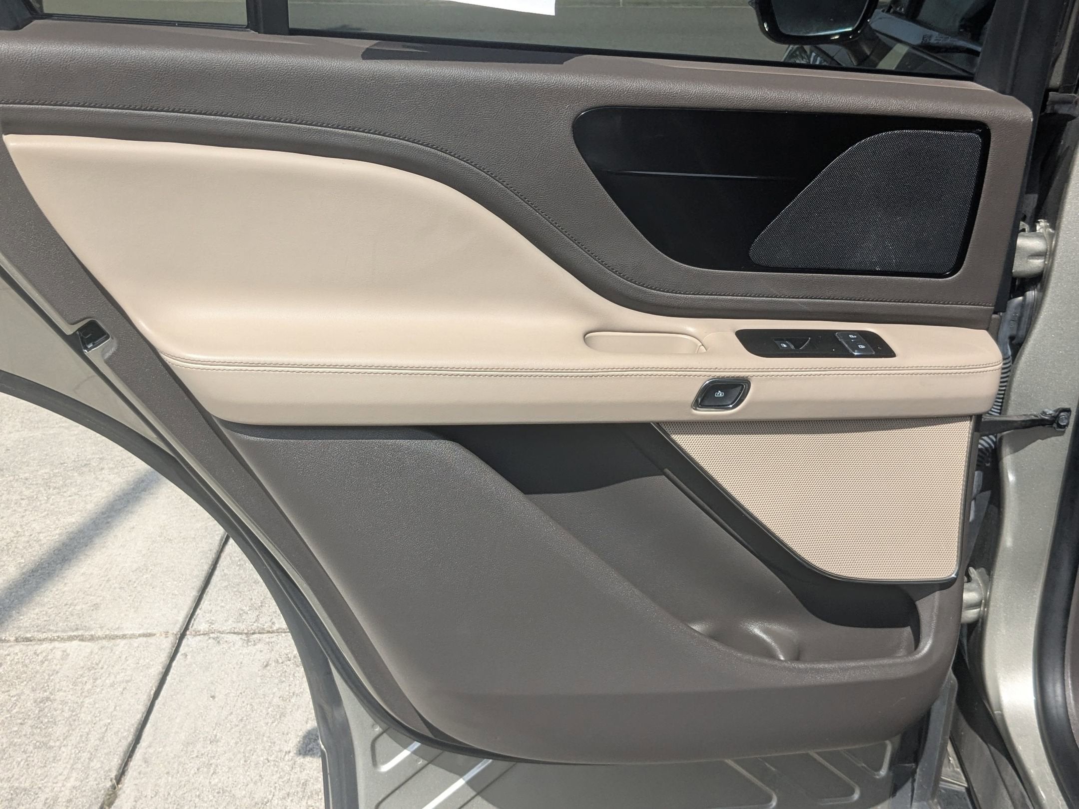 2023 Lincoln Aviator Standard